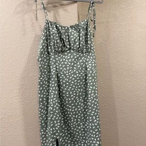 Elegant Green and White Patterned Dress